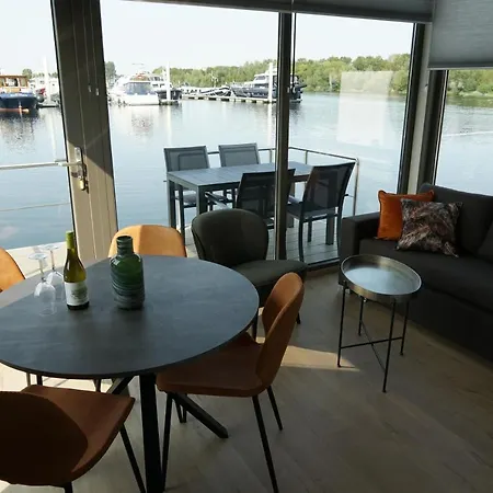 Дом отдыха Floating Vacationhome Tenerife *