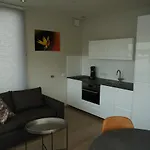 Floating Vacationhome Tenerife 度假居 *